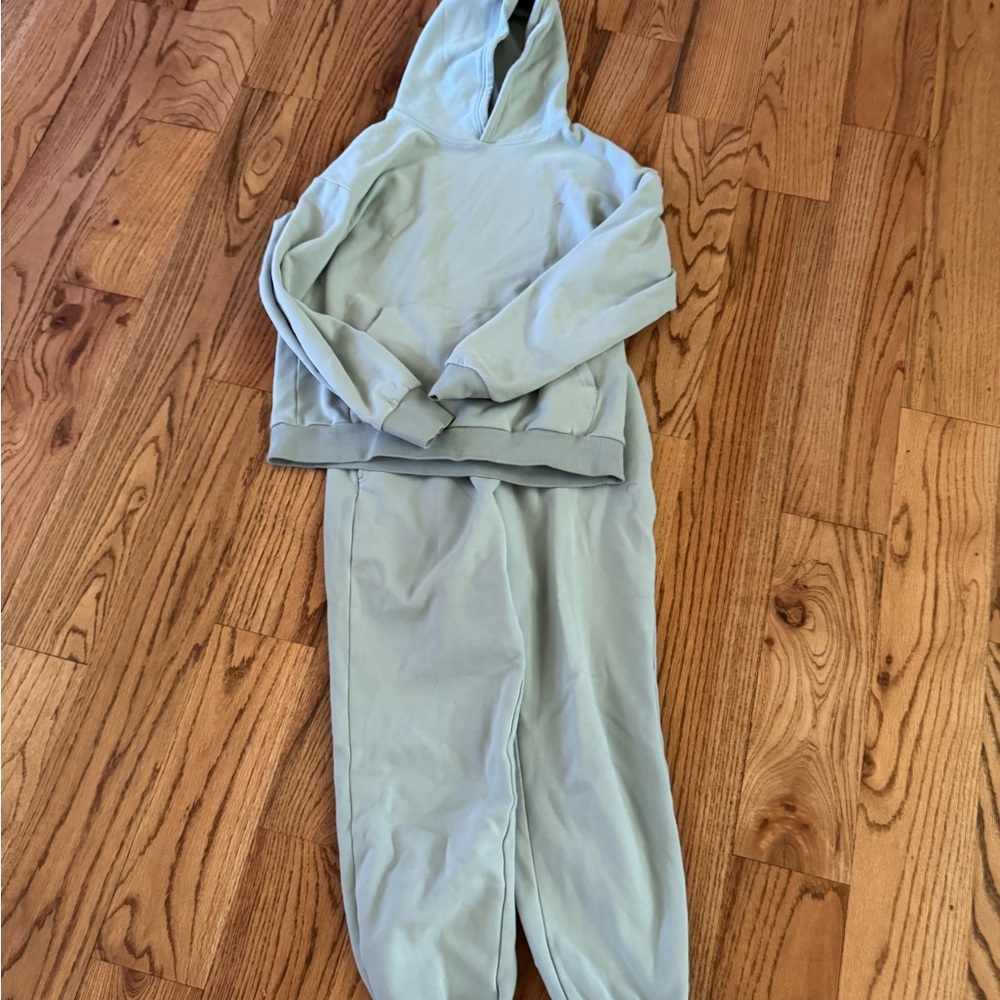 ZYIA light green sweat suit